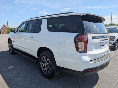 Used 2024 Chevrolet Suburban Z71 image 3