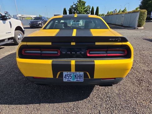 Used 2017 Dodge Challenger SRT Hellcat RWD image 4