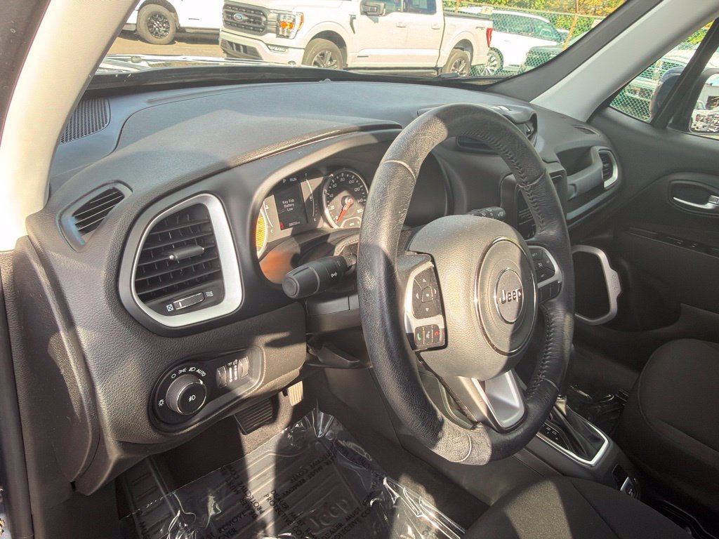 Used 2020 Jeep Renegade Latitude w/ Cold Weather Group AWD/4WD image 21