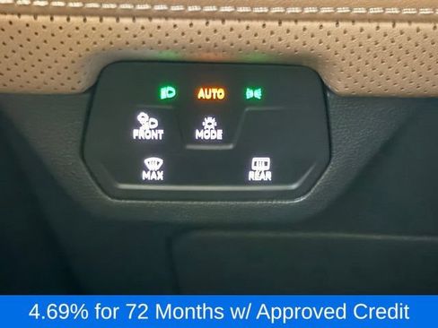 Used 2025 Volkswagen Atlas Cross Sport SE FWD image 23