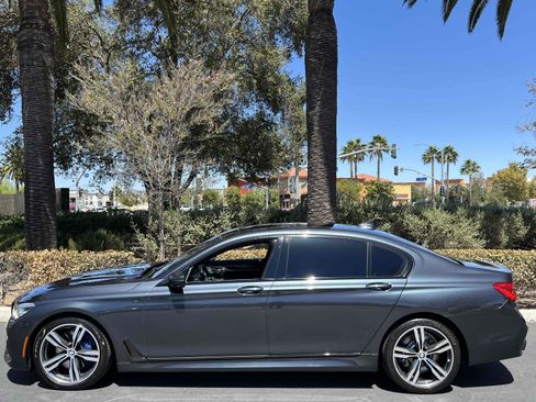 Used 2018 BMW 750i RWD image 21