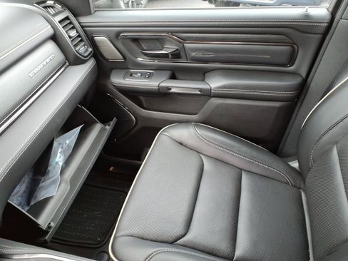 Used 2024 RAM 1500 Limited AWD/4WD image 17