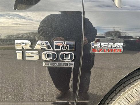 Used 2019 RAM 1500 Big Horn image 18