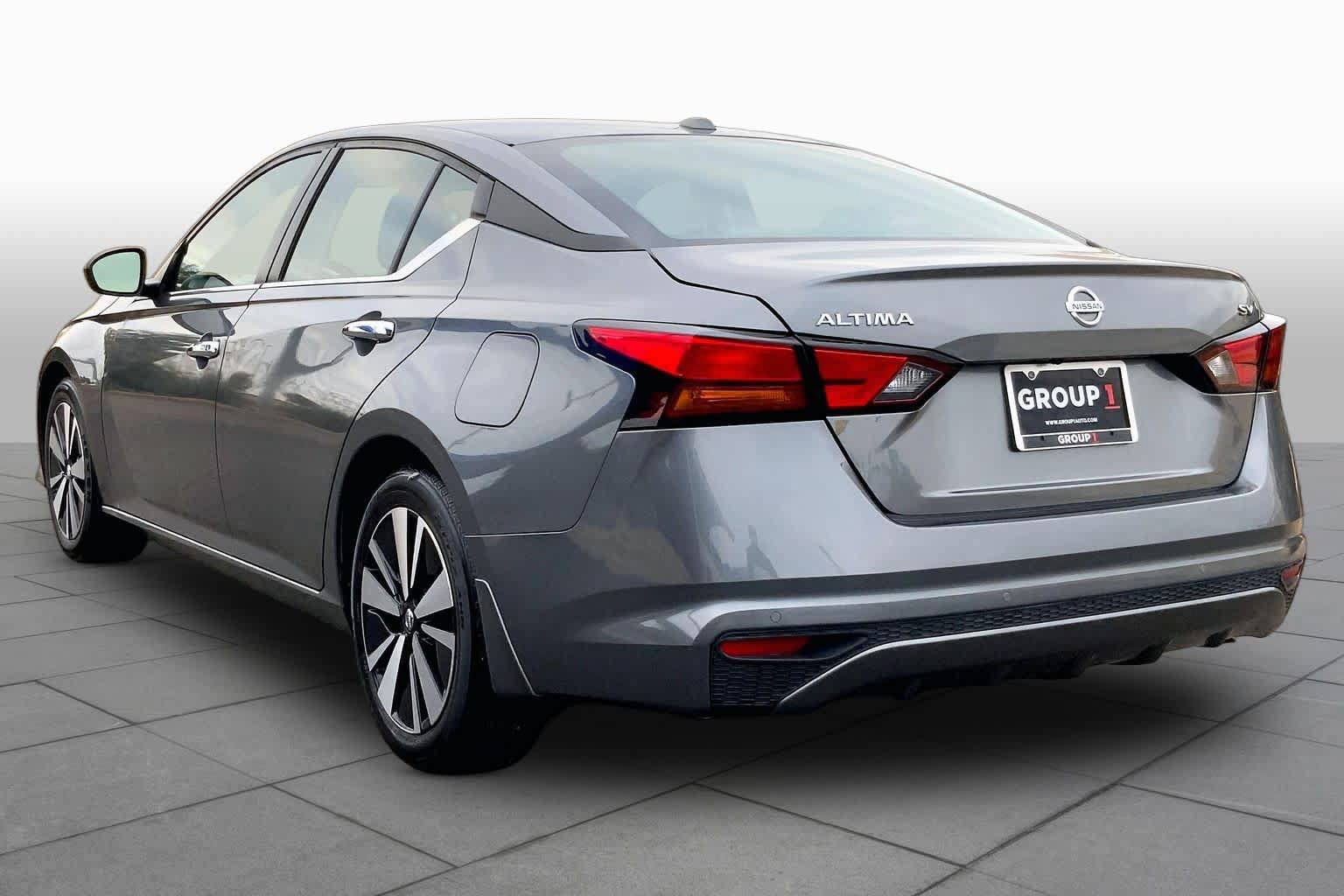 Used 2022 Nissan Altima 2.5 SV FWD image 12