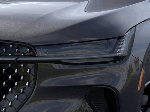 New 2026 Lincoln Nautilus Premier AWD/4WD image 19