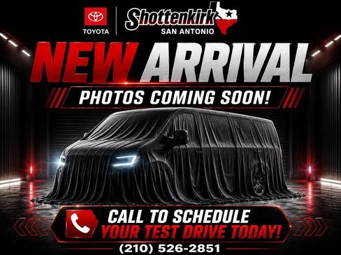 Used 2025 Toyota Sienna XSE w/ XSE Premium Package AWD/4WD image 4
