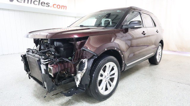 Used 2018 Ford Explorer XLT w/ Equipment Group 202A AWD/4WD image 2