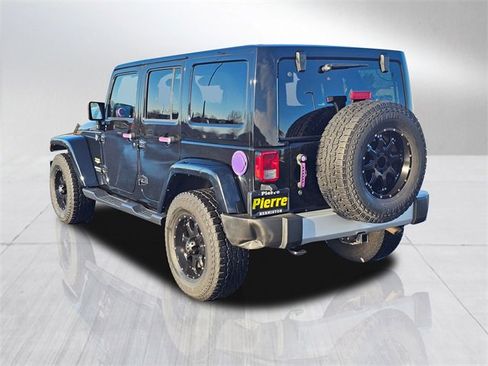 Used 2015 Jeep Wrangler Unlimited Sahara w/ Max Tow Package image 4