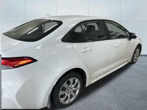 Used 2024 Toyota Corolla LE image 2