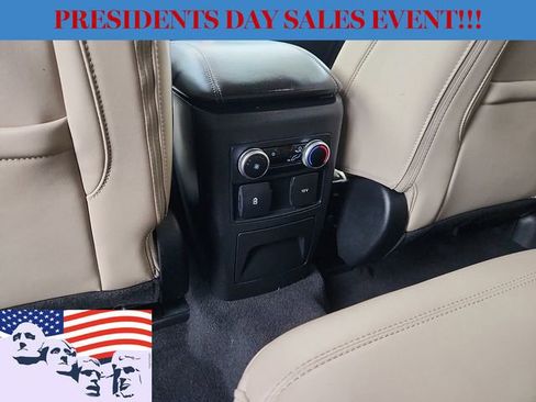 Used 2022 Ford Explorer XLT w/ Equipment Group 202A image 11