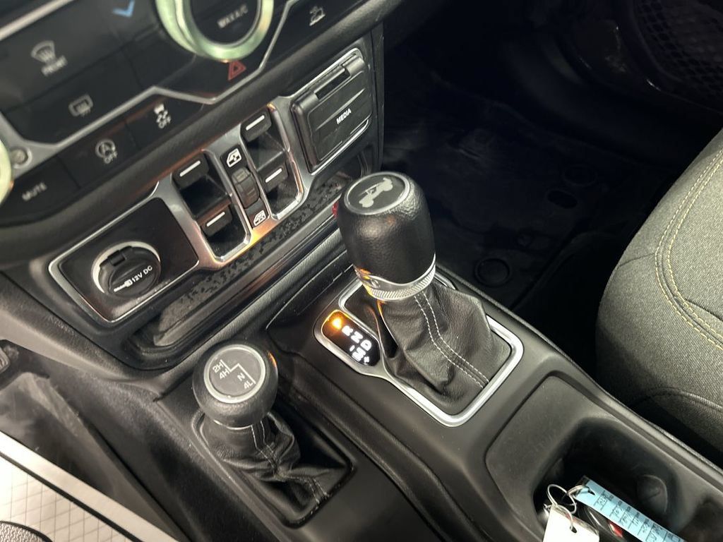 Used 2024 Jeep Wrangler Unlimited Sport AWD/4WD image 17