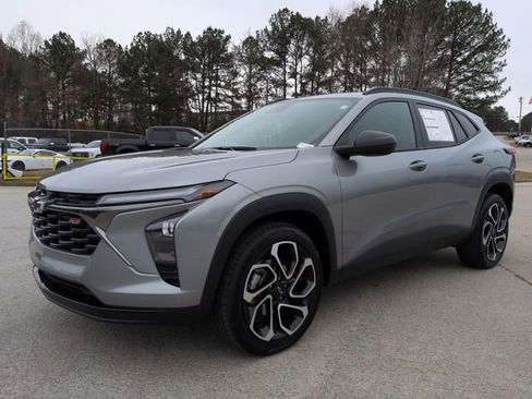 Used 2025 Chevrolet Trax RS w/ Sunroof Package image 7