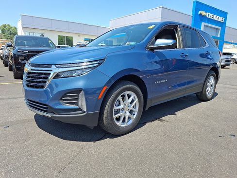 Used 2024 Chevrolet Equinox LT AWD/4WD image 1