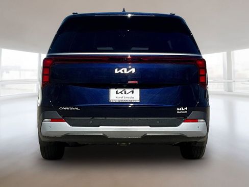 New 2026 Kia Carnival EX image 4