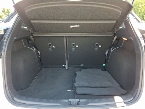 Used 2023 Nissan Kicks SR w/ SR Premium Package image 29