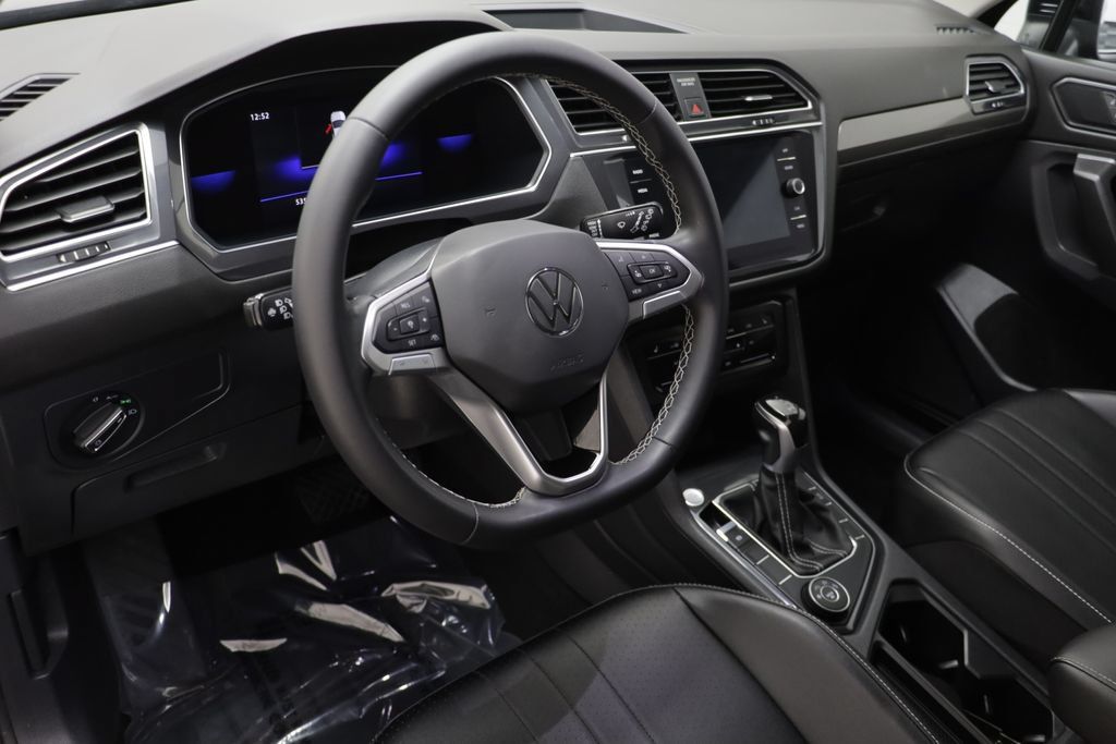 Used 2022 Volkswagen Tiguan SE AWD/4WD image 6