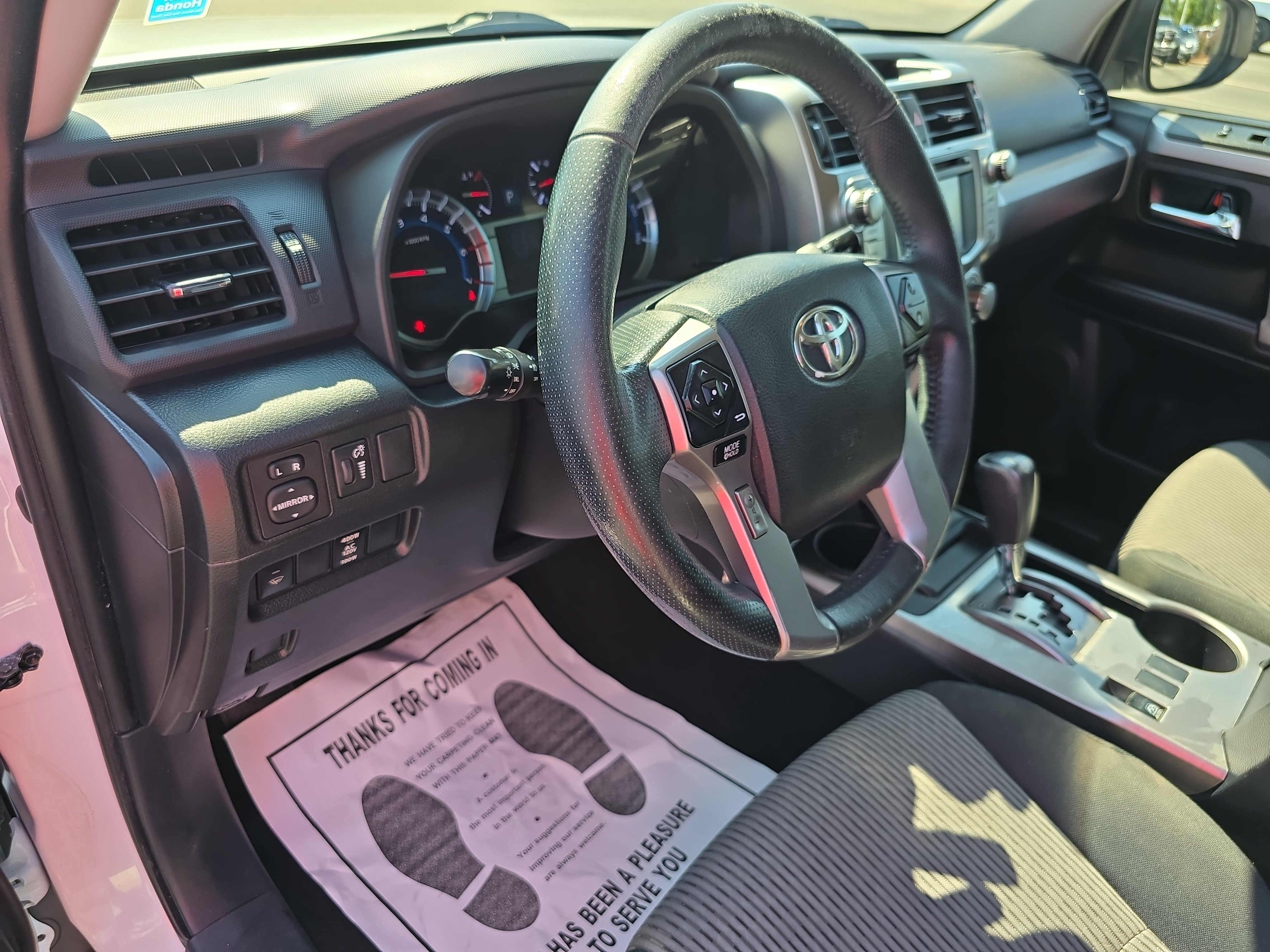 Used 2017 Toyota 4Runner SR5 AWD/4WD image 15
