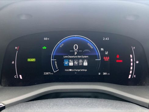 Used 2025 Toyota Camry SE w/ Convenience Package image 25