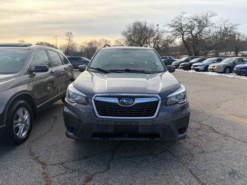 Used 2020 Subaru Forester Premium image 2