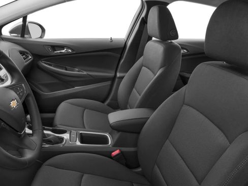 Used 2017 Chevrolet Cruze LT w/ Convenience Package FWD image 5