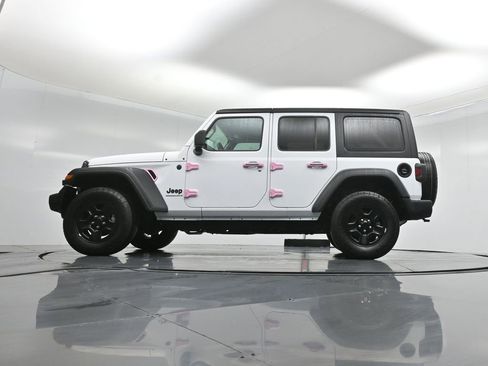 Used 2025 Jeep Wrangler Sport image 8