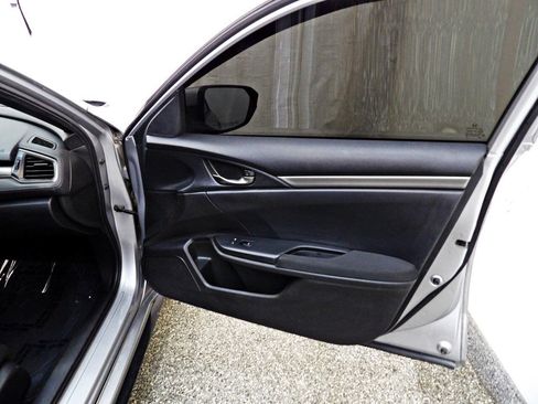 Used 2018 Honda Civic Sport image 13
