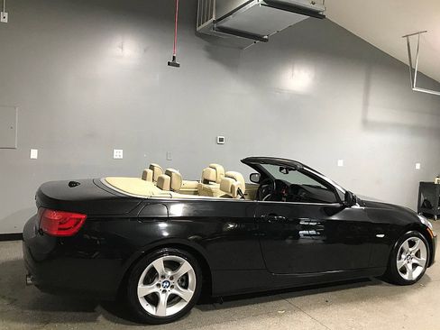 Used 2012 BMW 335i Convertible RWD image 5
