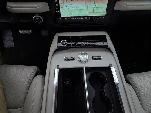 New 2025 Lincoln Navigator Reserve image 25