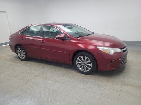 Used 2015 Toyota Camry XLE w/ Moonroof Package image 11