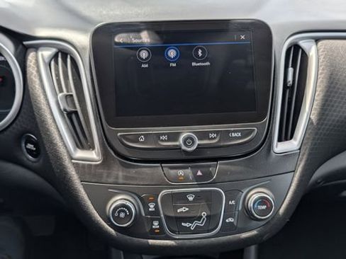 Used 2025 Chevrolet Malibu LS FWD image 46