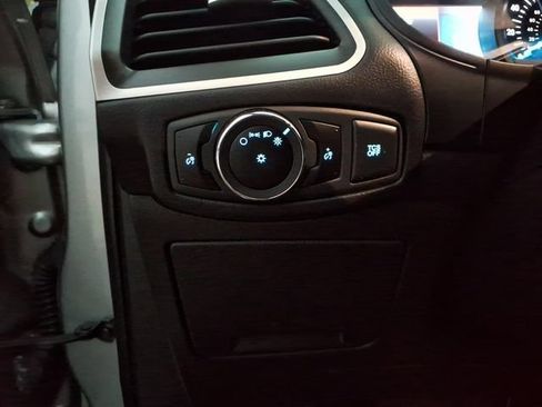 Used 2023 Ford Edge SEL AWD/4WD image 16