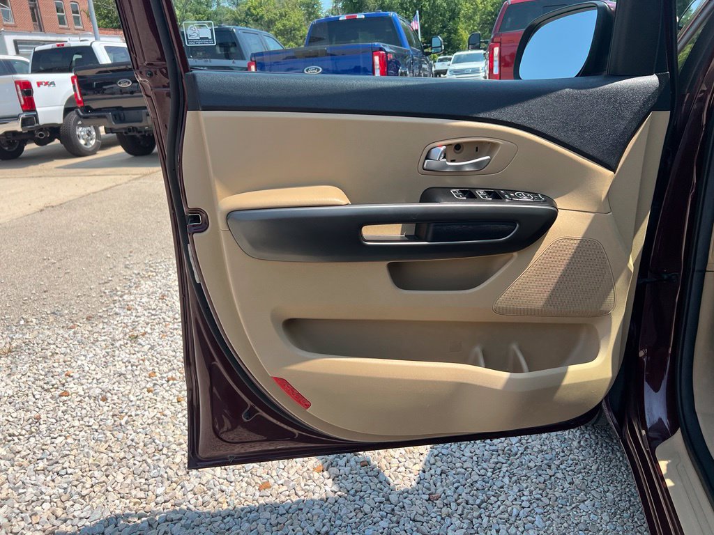 Used 2015 Kia Sedona LX w/ LX Convenience Package FWD image 11
