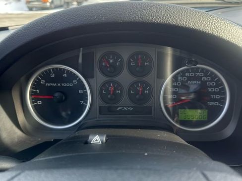 Used 2005 Ford F150 Lariat image 12