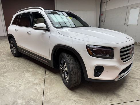 New 2026 Mercedes-Benz GLB 250 4MATIC image 7