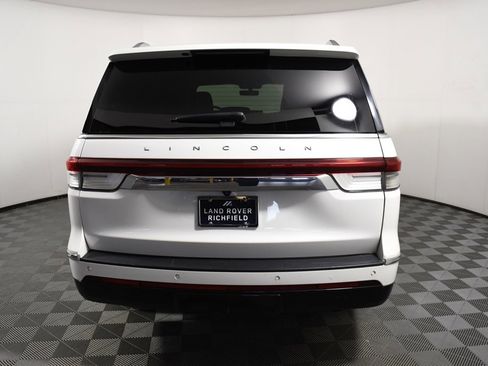 Used 2023 Lincoln Navigator Reserve image 5