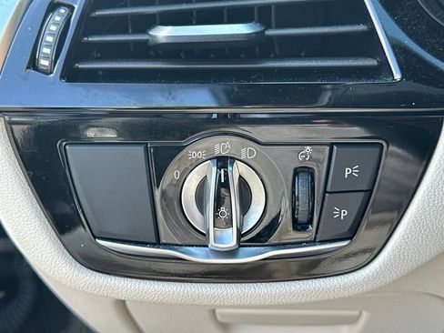 Used 2018 BMW M550i xDrive AWD/4WD image 18
