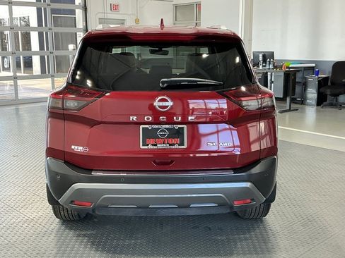 Used 2023 Nissan Rogue SL w/ SL Premium Package image 40