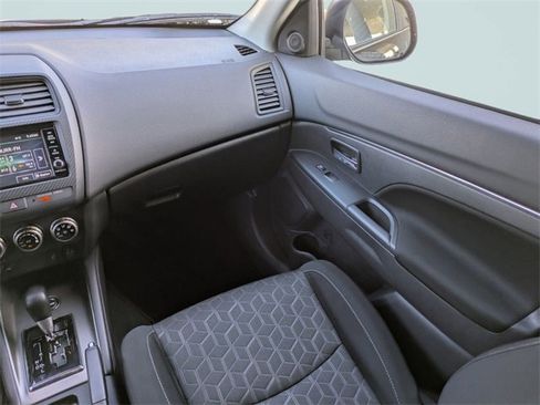 Used 2025 Mitsubishi Outlander Sport ES image 16