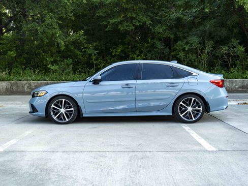 Used 2023 Honda Civic Touring image 6