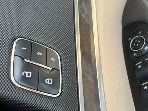 Used 2018 Lincoln MKX Select w/ Select Plus Package AWD/4WD image 36