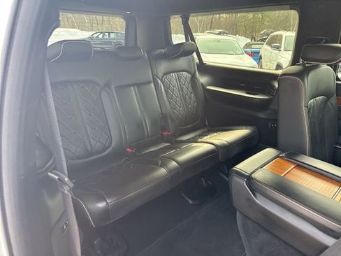 Used 2024 Jeep Grand Wagoneer L Series III AWD/4WD image 18