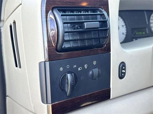 Used 2005 Ford F350 Lariat image 22