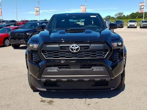 New 2025 Toyota Tacoma TRD Sport image 2