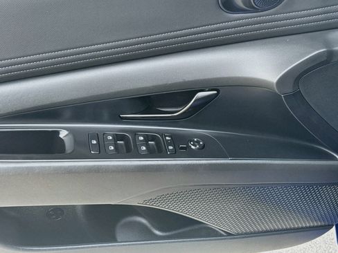 Used 2025 Hyundai Elantra Sport FWD image 14