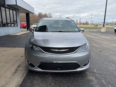 Used 2017 Chrysler Pacifica Limited w/ UConnect Theater Package image 7