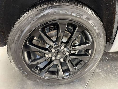 Used 2021 Jeep Grand Cherokee Laredo X image 13