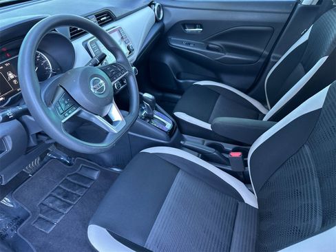 Used 2020 Nissan Versa SV image 10