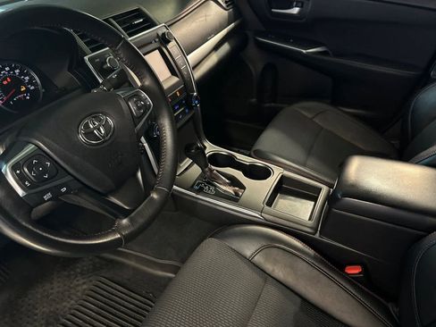 Used 2017 Toyota Camry SE FWD image 14