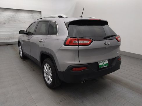 Used 2018 Jeep Cherokee Latitude Plus w/ Comfort/Convenience Group image 5