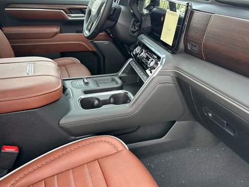 New 2026 GMC Sierra 3500 Denali Ultimate w/ LPO, Black Badging Package AWD/4WD image 17